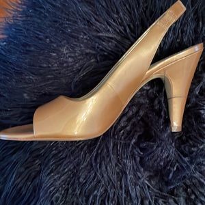 Anne Klein patented leather heels size 8.5